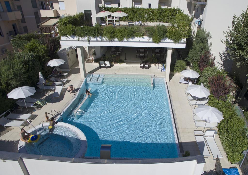 Hotel Byron 리미니 외부 사진