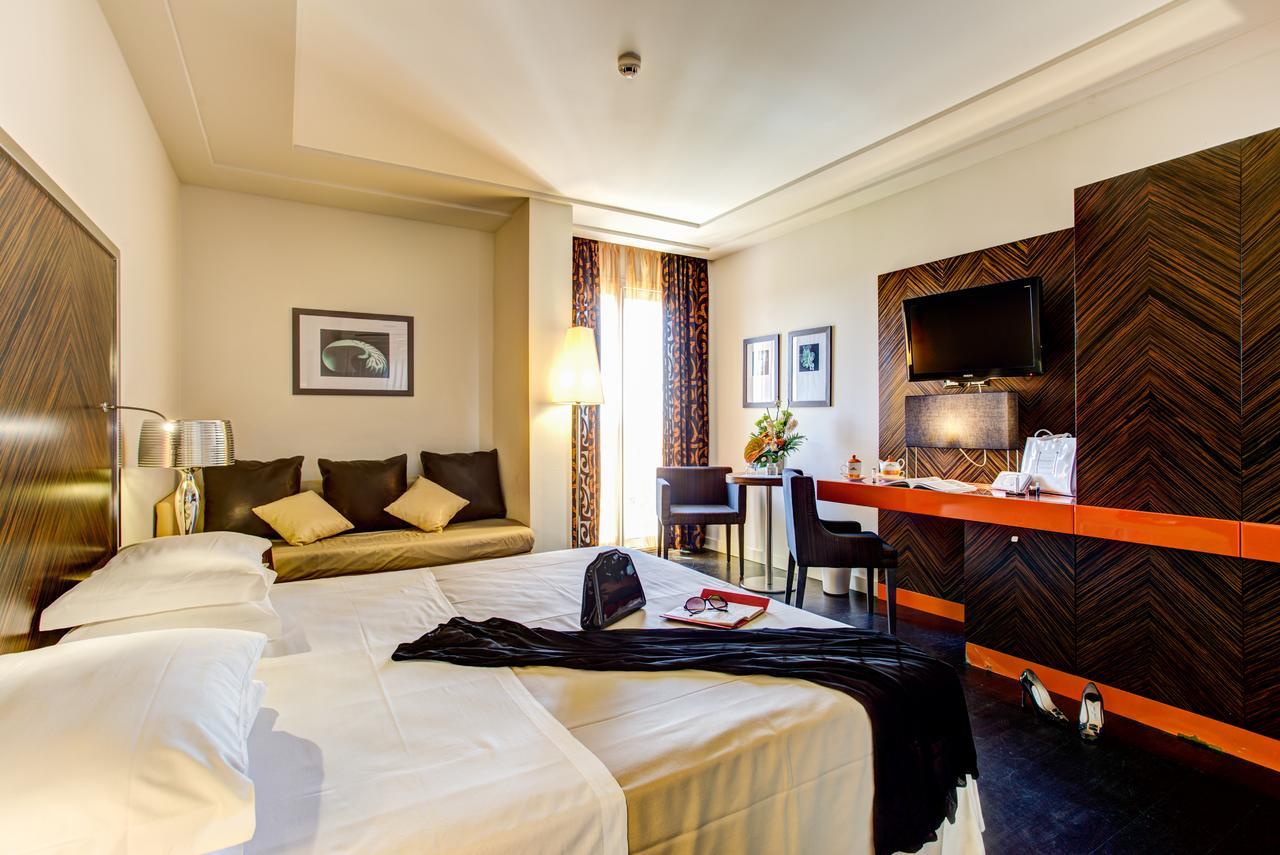 Hotel Byron 리미니 외부 사진