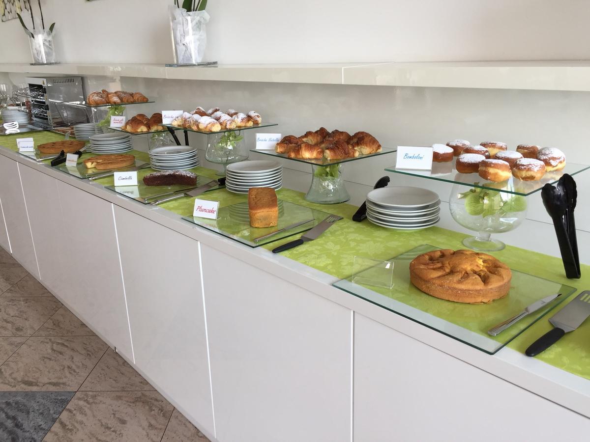 Hotel Byron 리미니 외부 사진