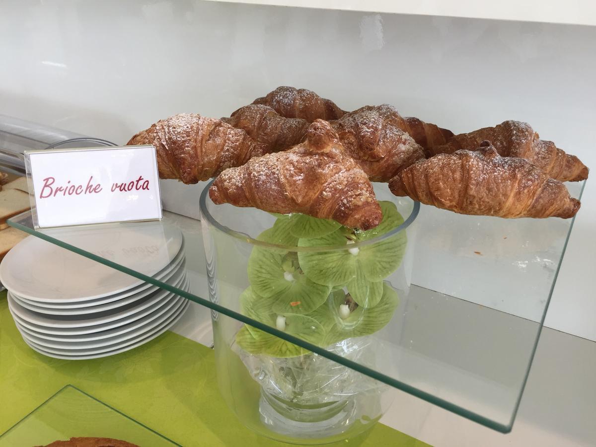 Hotel Byron 리미니 외부 사진